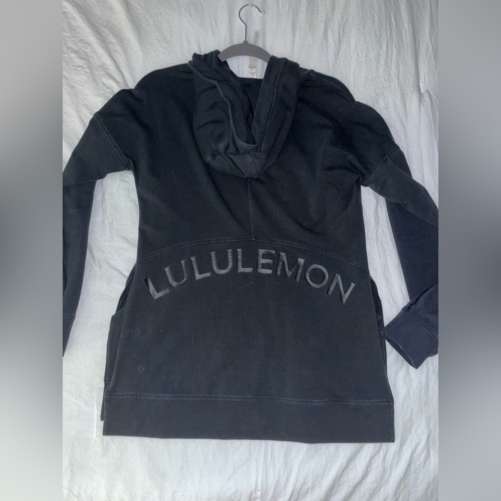 Black lululemon hoodie